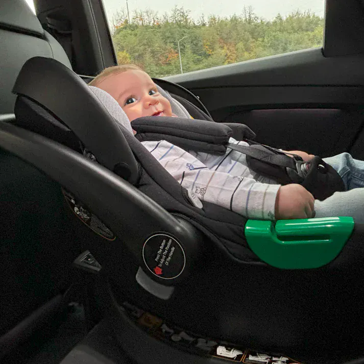 Cozy N Safe Snowdon i-Size Car Seat - Black/Grey - Image 6