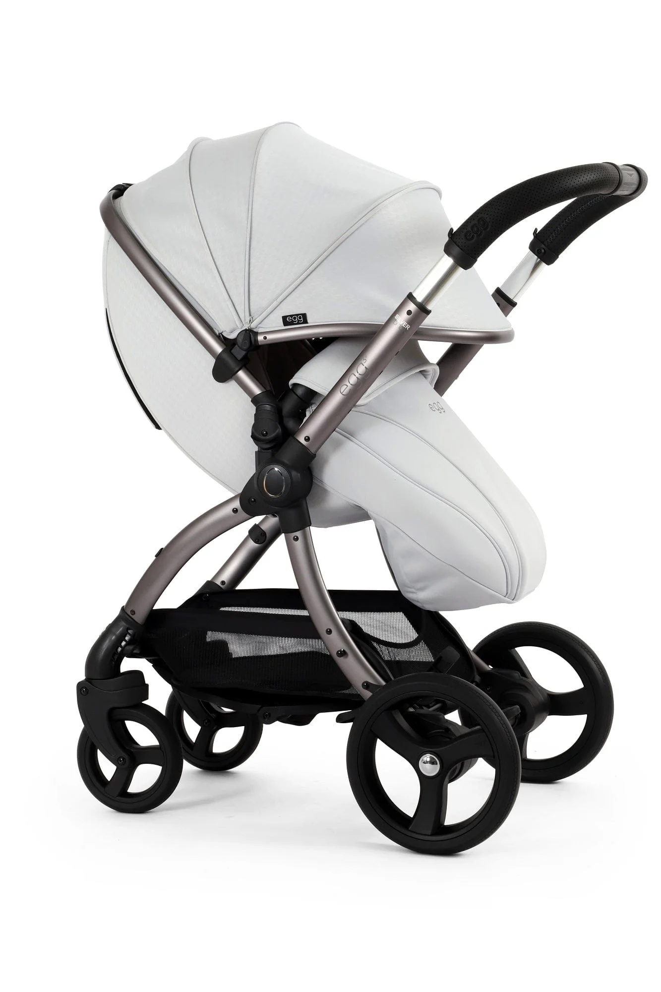 Egg 3 Luxury Pebble 360 PRO 2 Travel System - Houndstooth Silver - Image 44