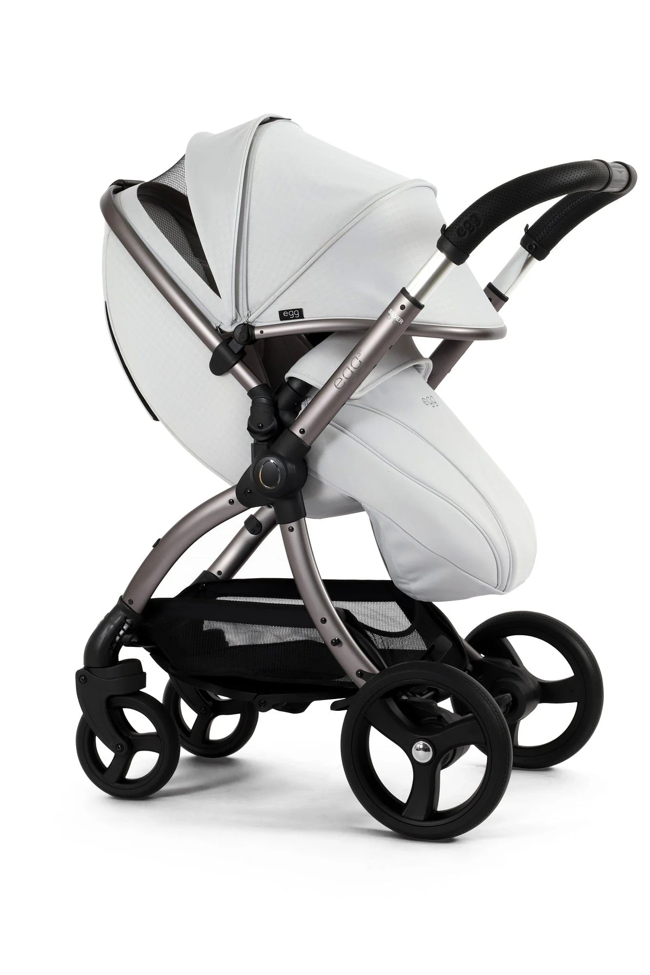 Egg 3 Luxury Pebble 360 PRO 2 Travel System - Houndstooth Silver - Image 45