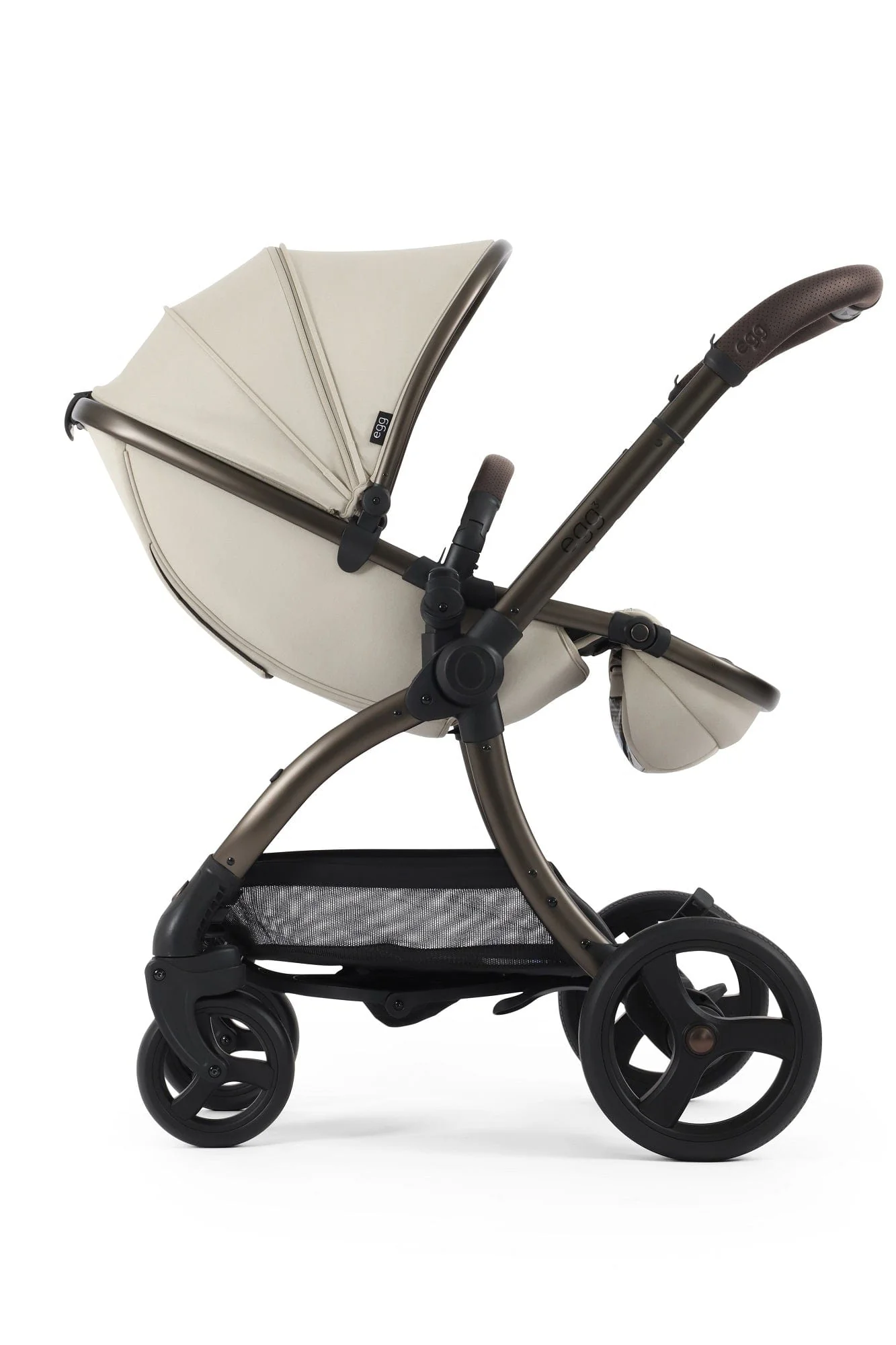 Egg 3 Luxury Shell i-Size Travel System - Cashmere - Image 9
