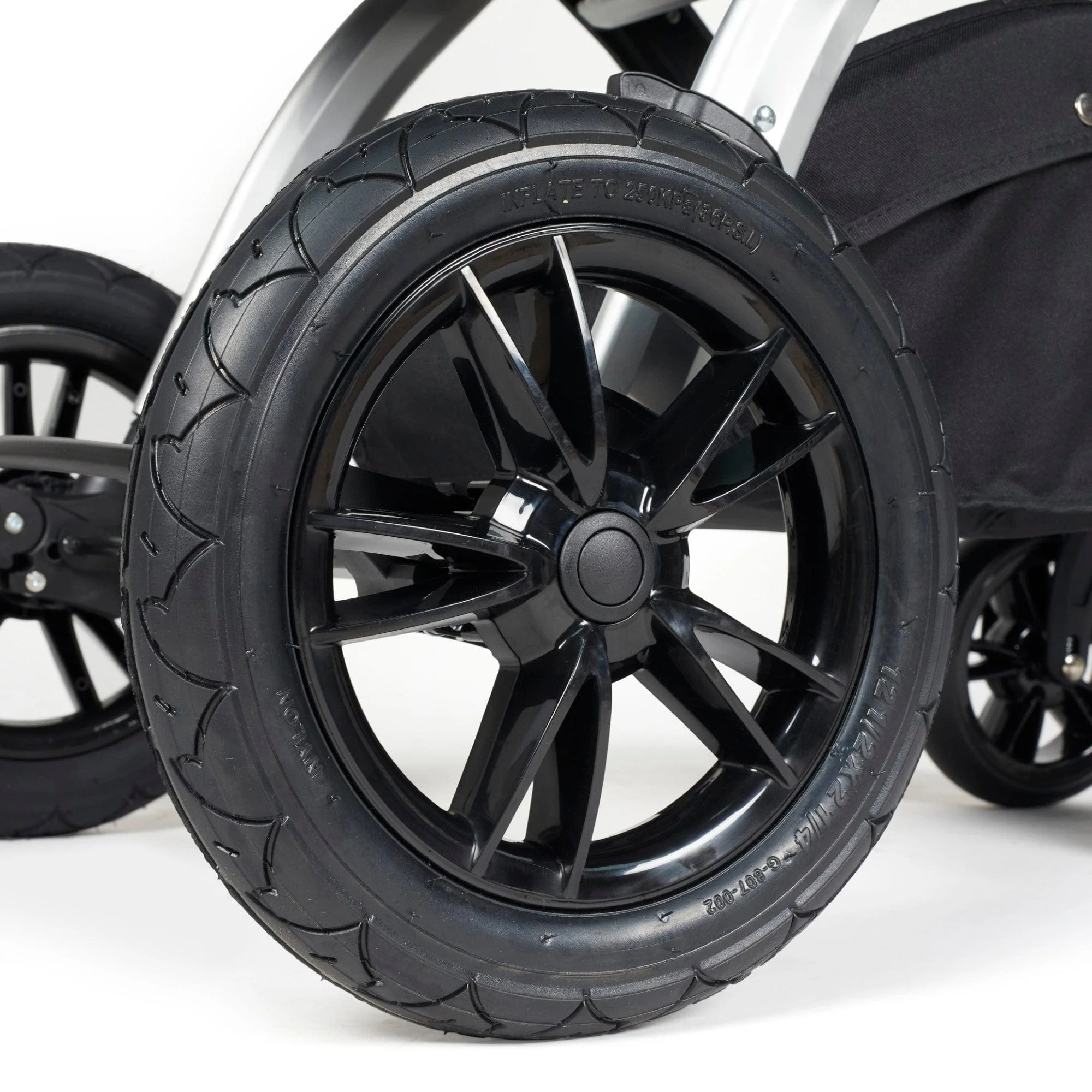 Ickle Bubba Stomp Luxe 12 Piece Travel System with i-Size Nimbus Car Seat & Spin ISOFIX Base - Silver / Pearl Grey / Tan - Image 18