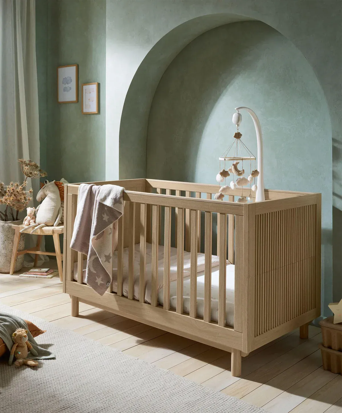 Mamas & Papas Oska 2pc Cotbed with Dresser Set - Oak Inc Mattress - Image 4