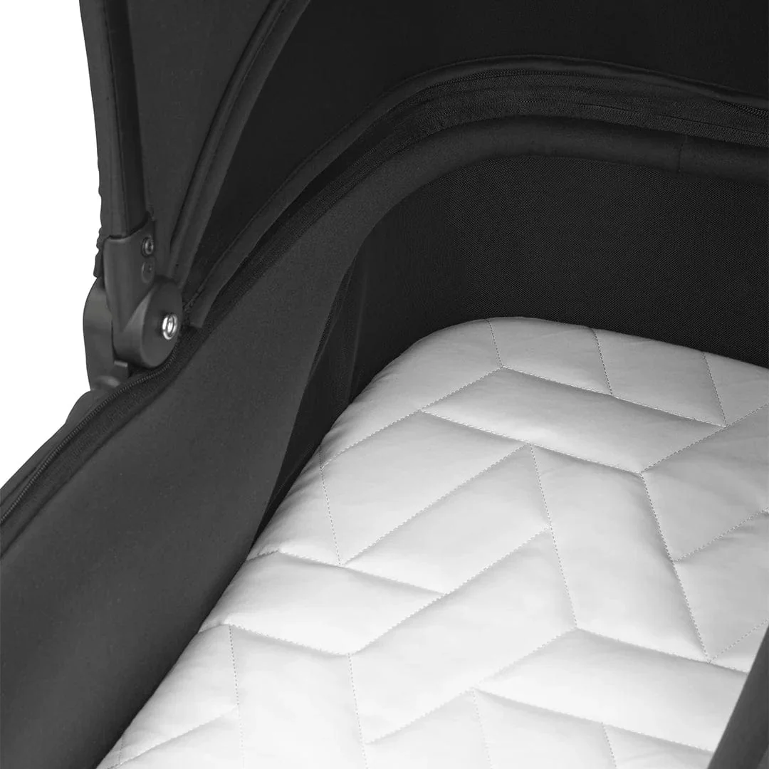 Maxi Cosi Oxford Pushchair 7 Pieces Essential Bundle - Twillic Black - Image 20