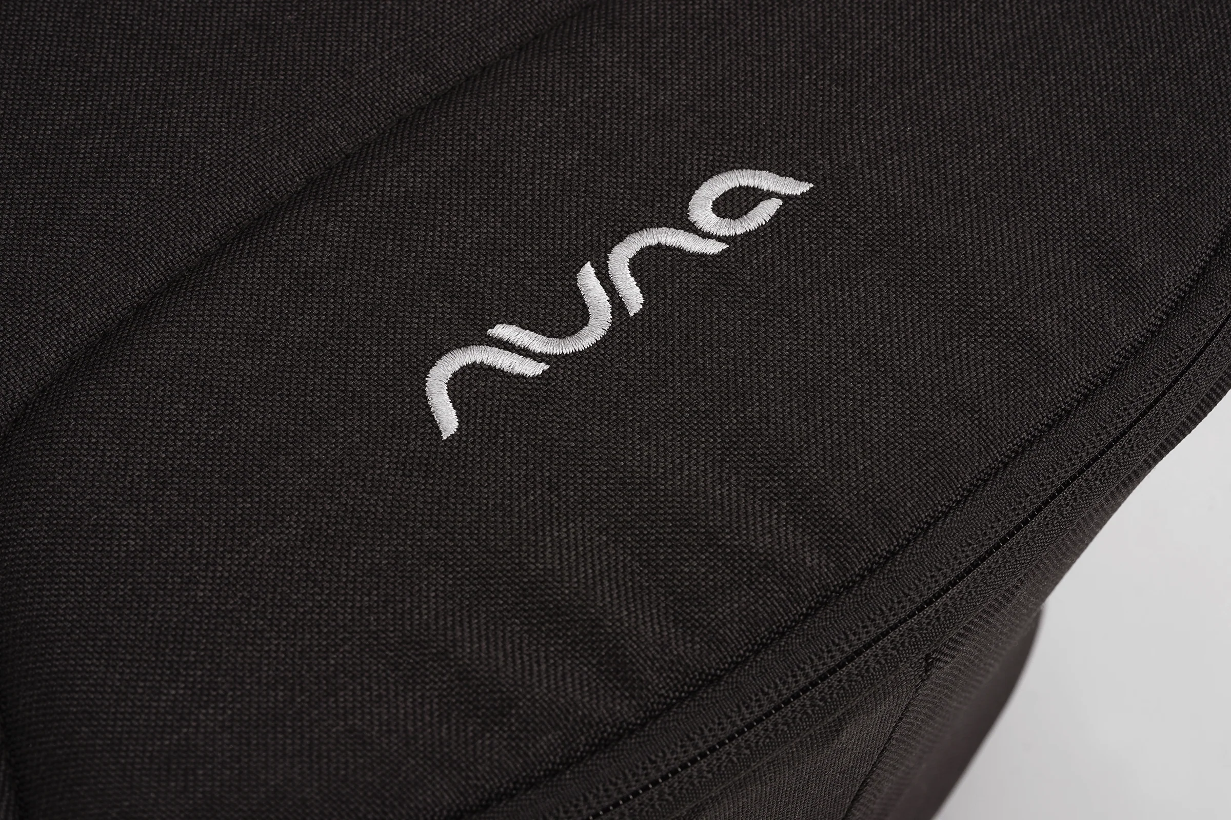 Nuna Demi NEXT Carrycot - Caviar OPEN BOX - Image 8
