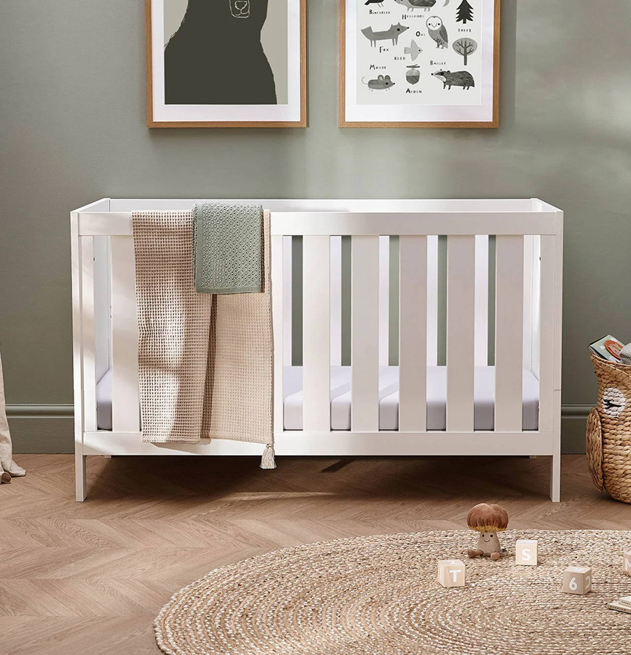 Silver Cross Bromley Cot Bed and Dresser - White - Image 6