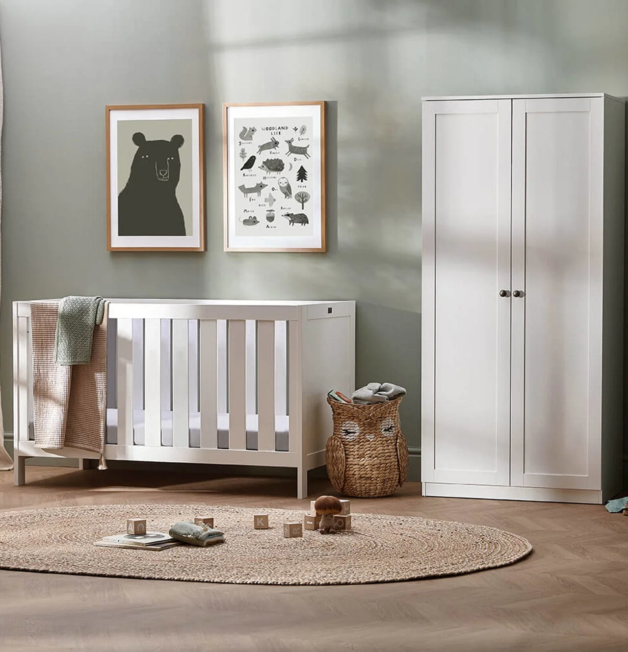 Silver Cross Bromley Cot Bed and Wardrobe - White - Image 5