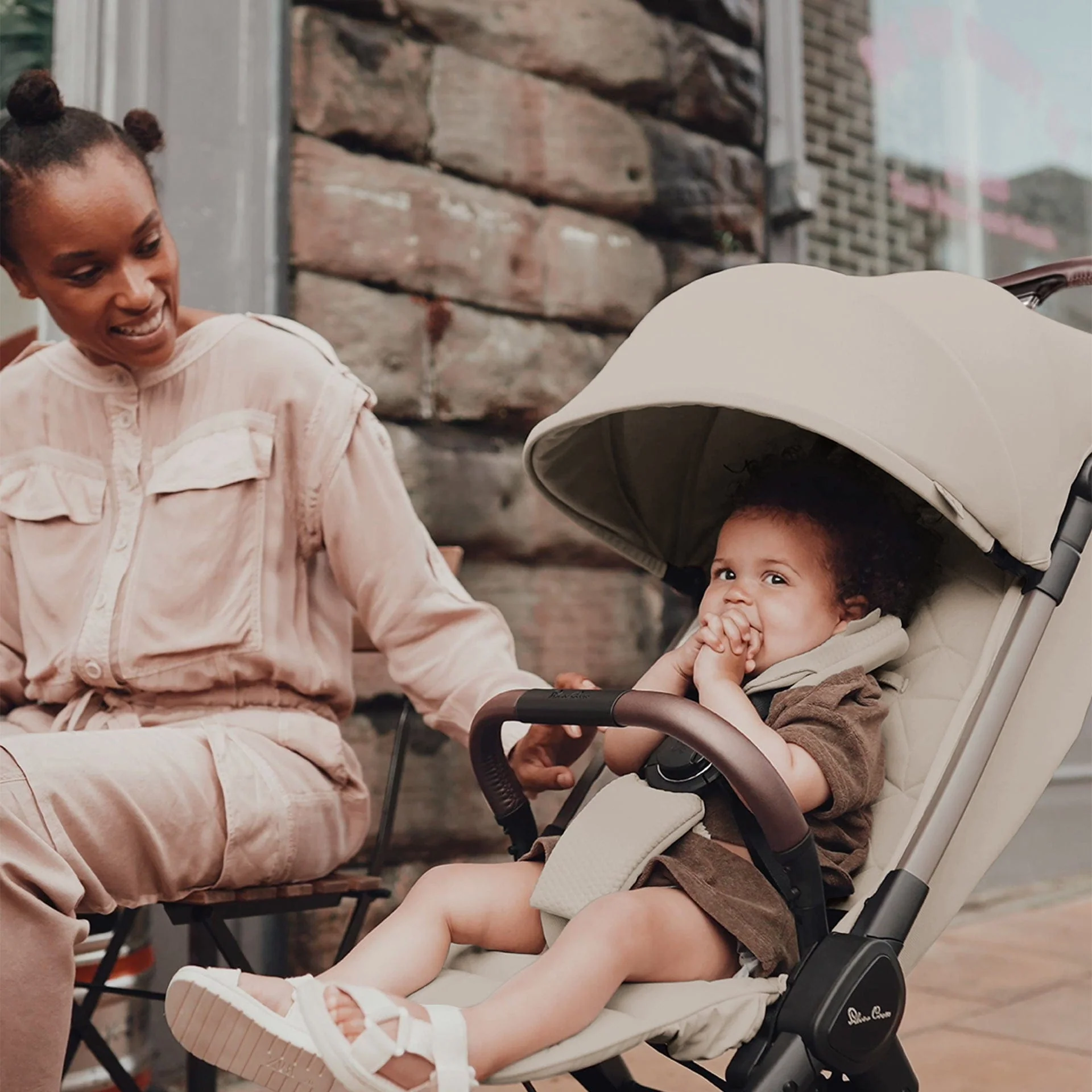 Silver Cross Clic 2 Stroller & Accessory Bundle - Latte - Image 7