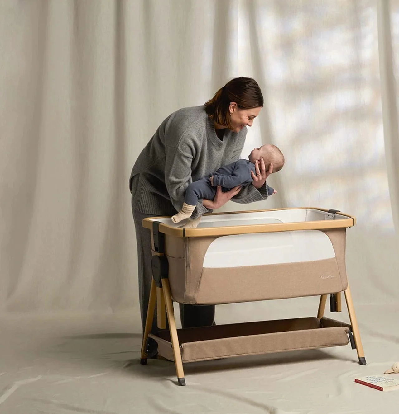 Silver Cross Lunar Bedside Crib - Oatmeal - Image 3