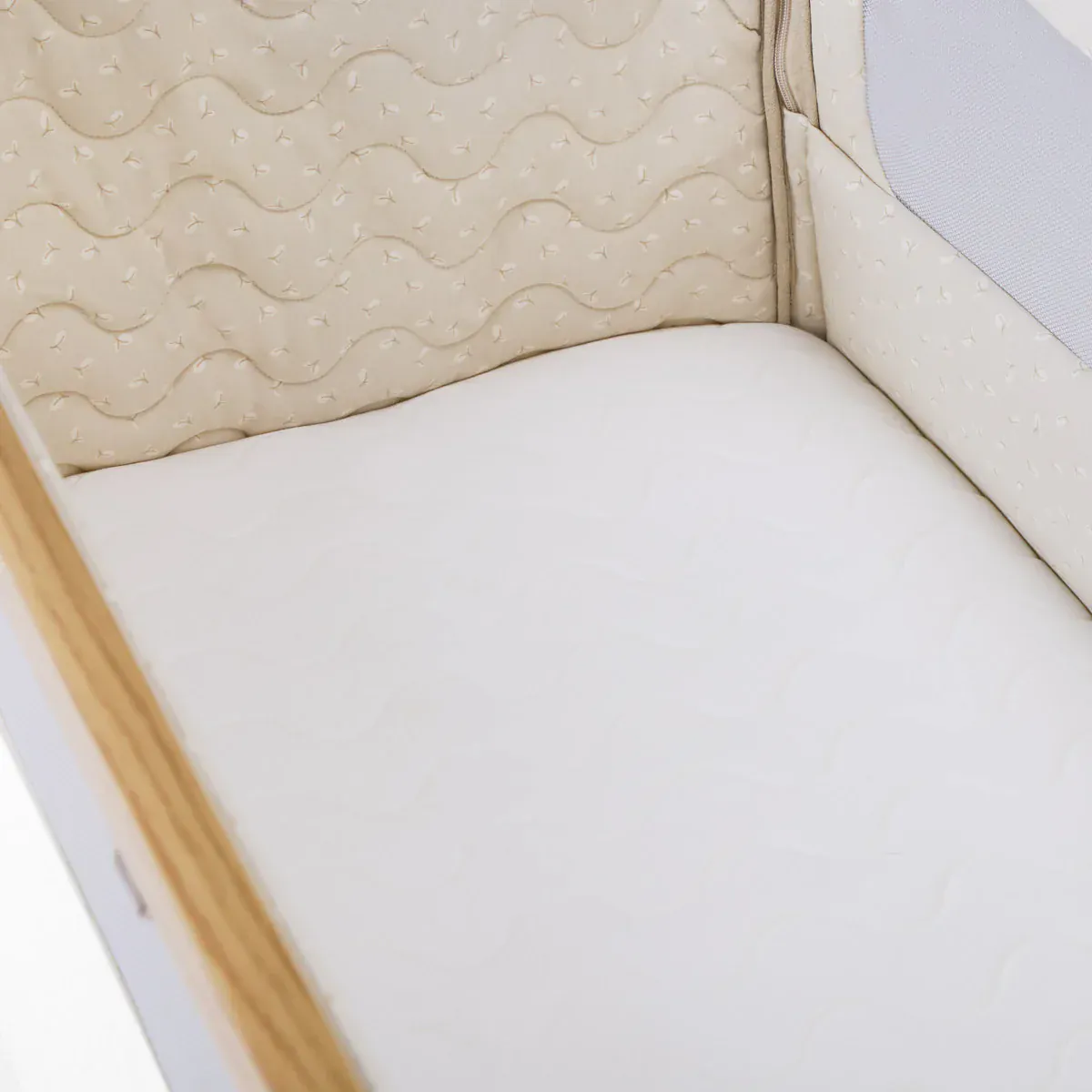 Tutti Bambini CoZee Air 2 Bedside Crib - Toasted Oak / Sand - Image 14