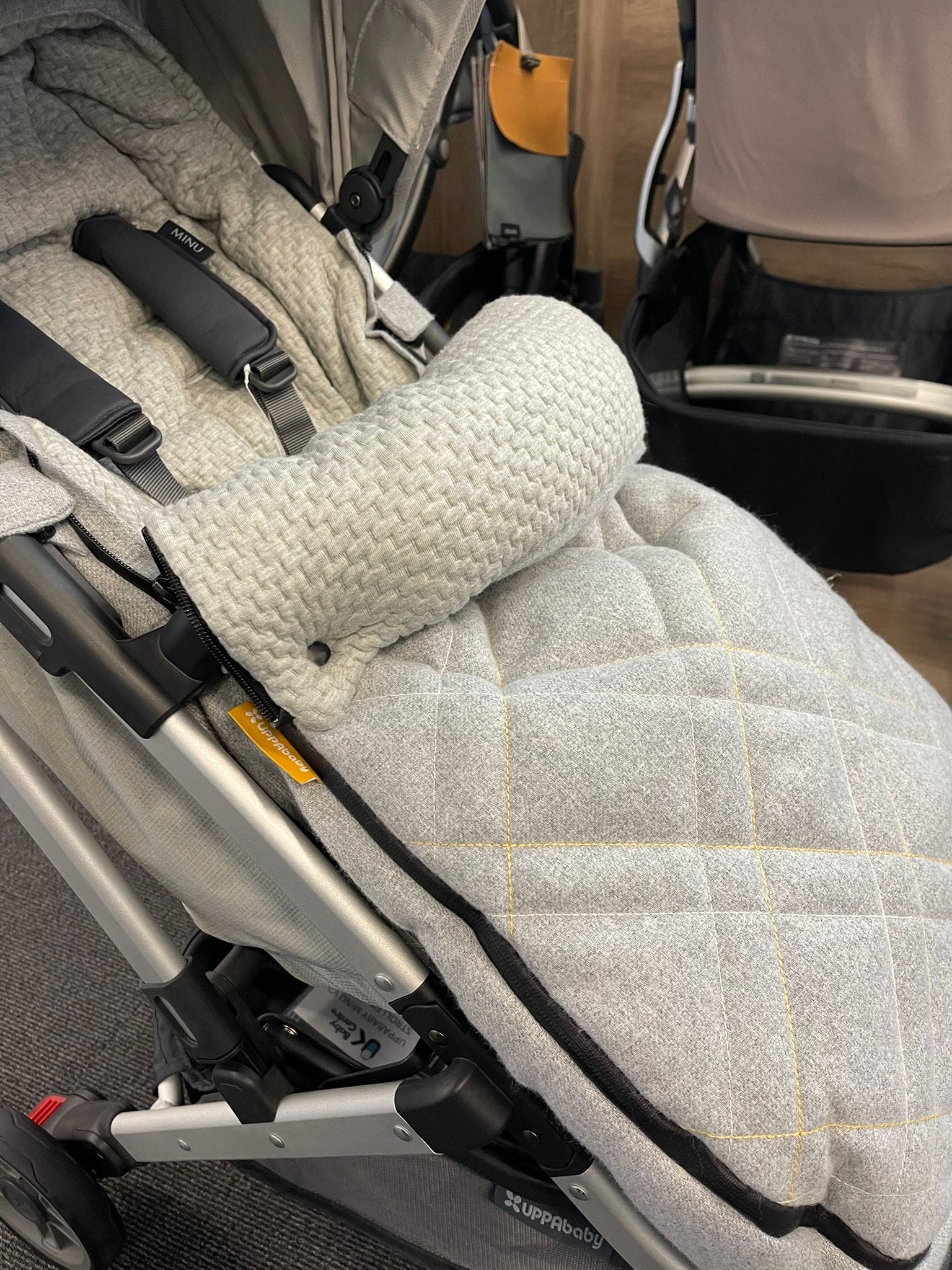 UPPAbaby Minu V2 Stroller & Footmuff - Stella/Spencer - Image 6