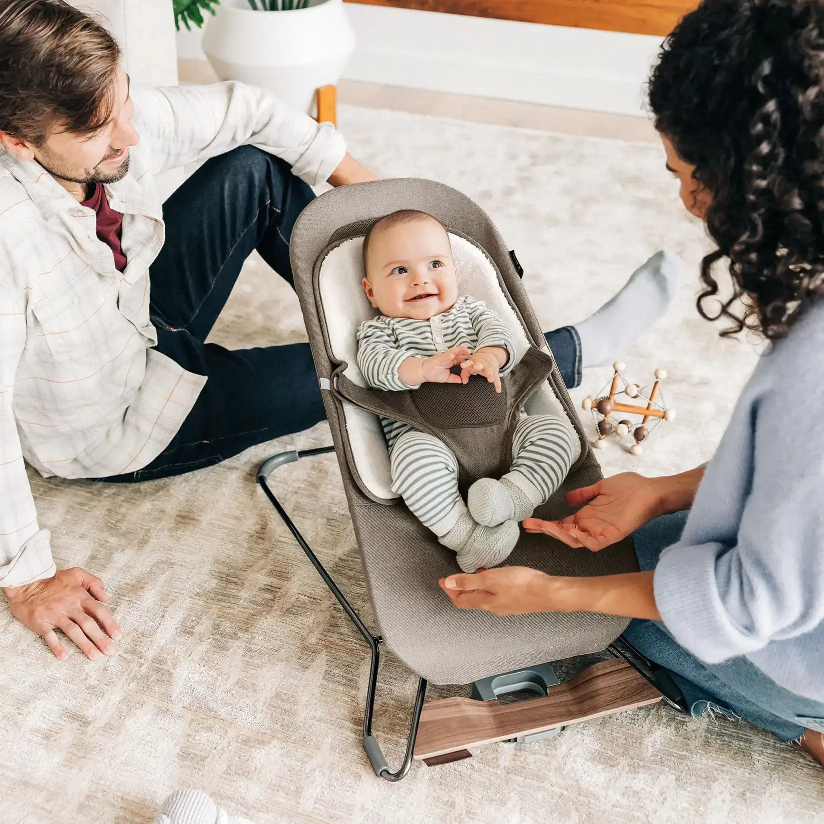 UPPAbaby MIRA Bouncer - Wells - Image 4