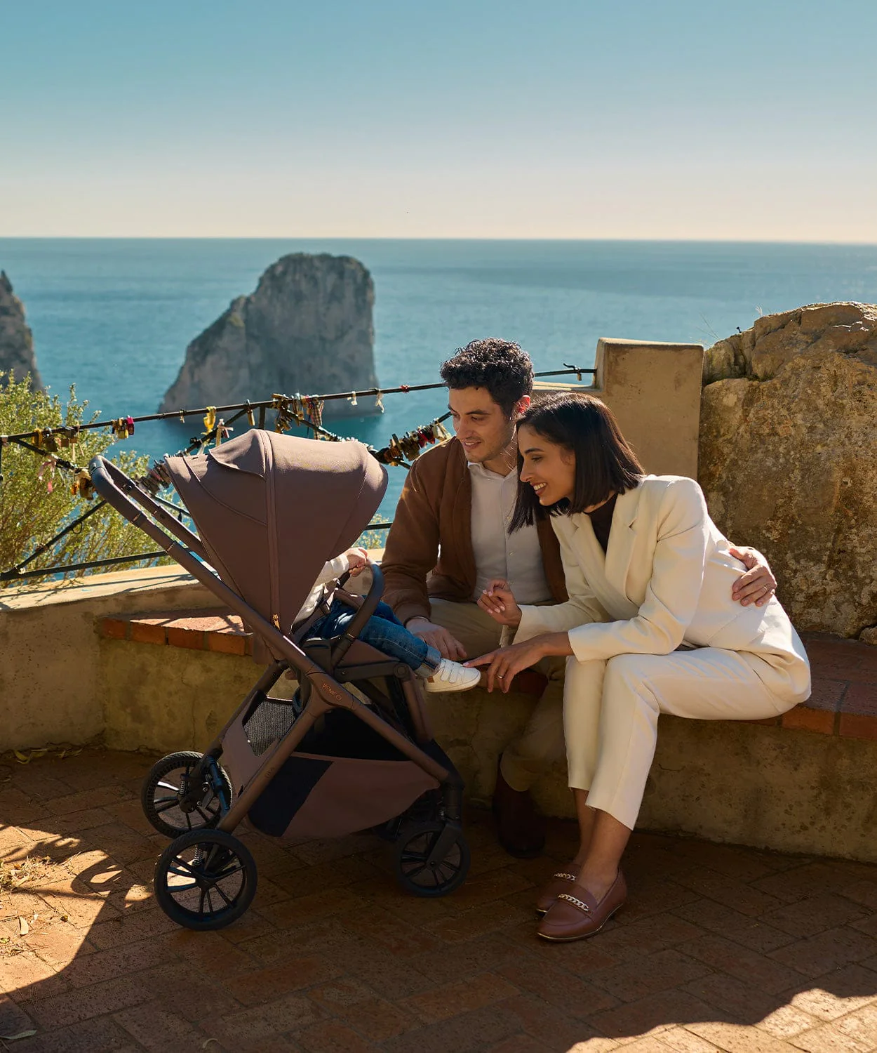 Venicci Tila 4in1 Plus Travel System - Noce/Black - Image 3