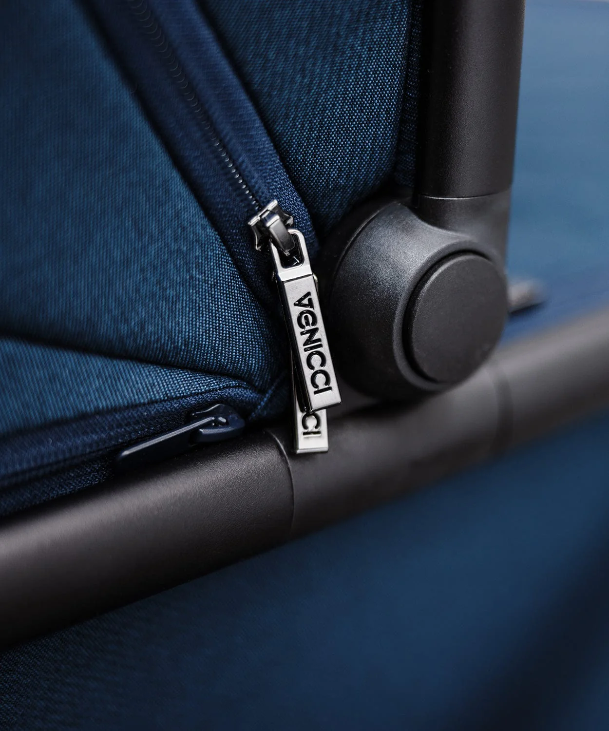 Venicci Tinum Edge Cabriofix i-Size Travel System - Ocean - Image 16