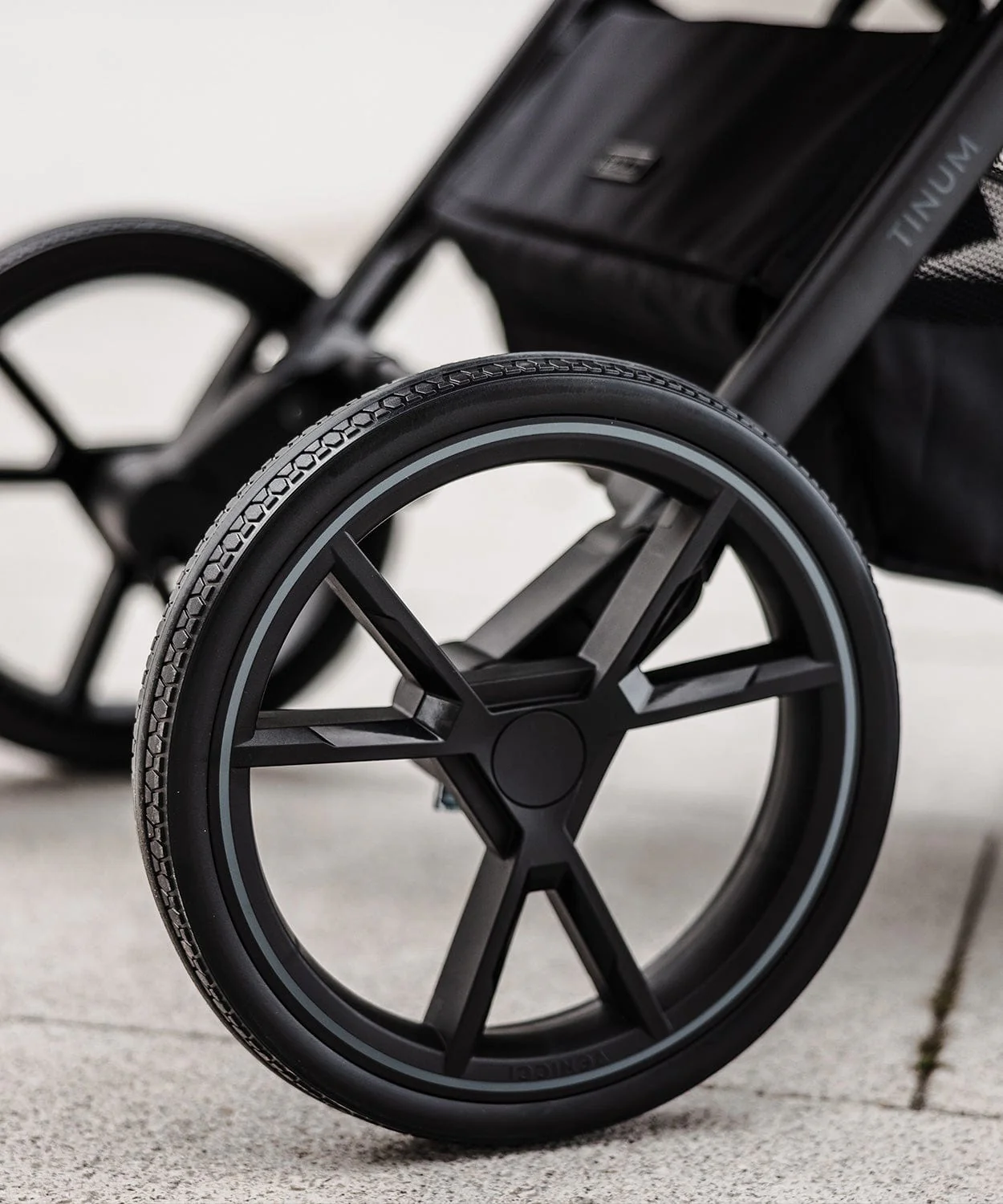 Venicci Tinum Edge Cabriofix i-Size Travel System - Ocean - Image 23